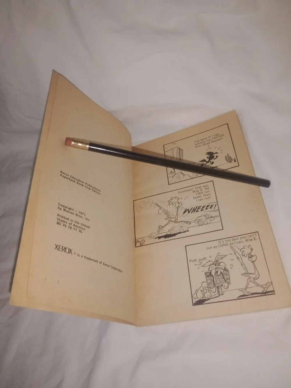 Vintage Road Runner Wile E Coyote Cartoon Book 1971 Child Kid Reading Toy